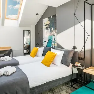 hotellátogatás